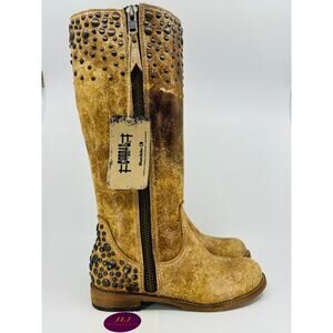 Corral Boots Women's Dallas Indie Spirit Studded Distressed Leather Boots Size 7